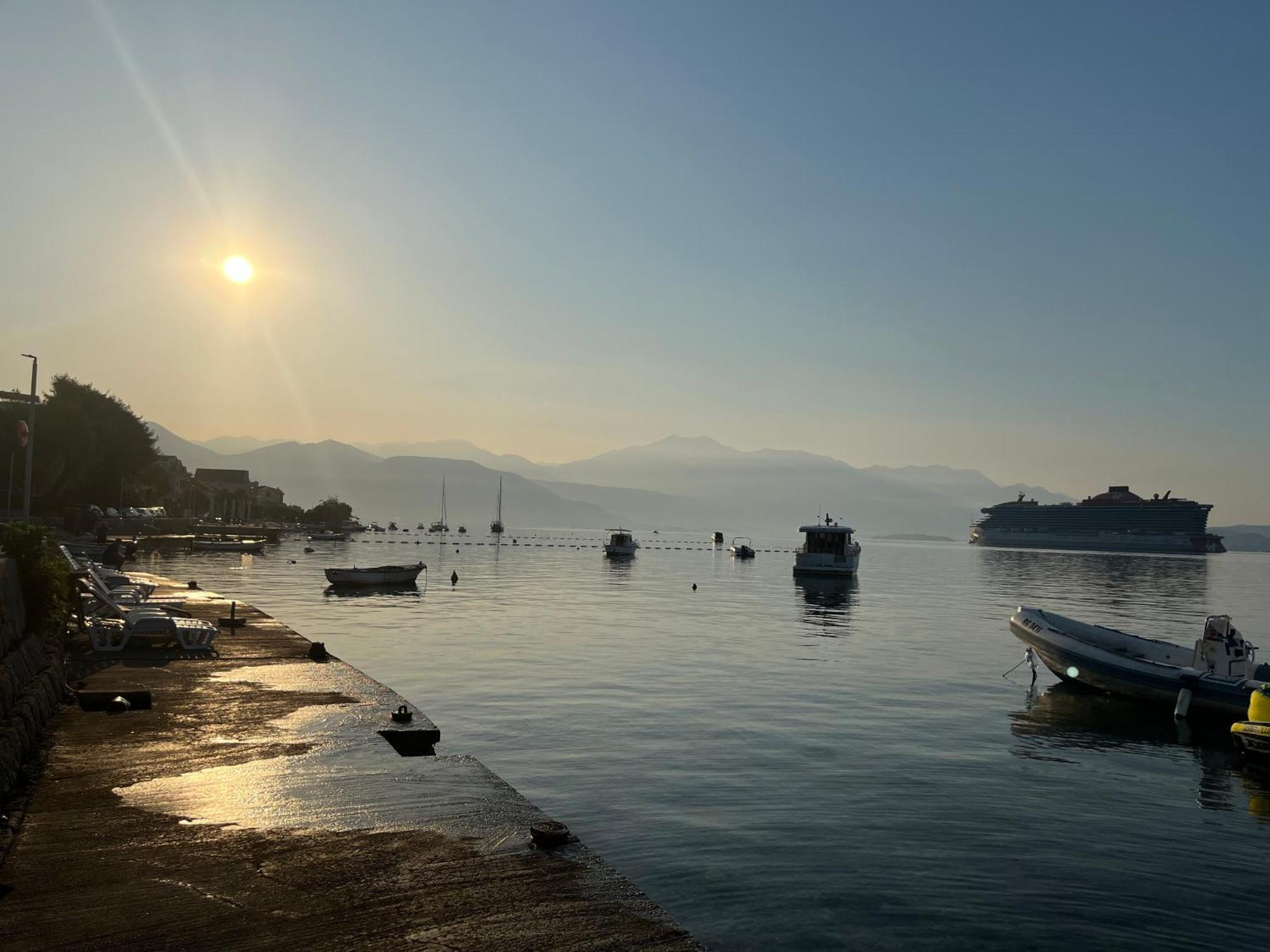 Apartment Dunja Djenovici Herceg Novi Eksteriør billede